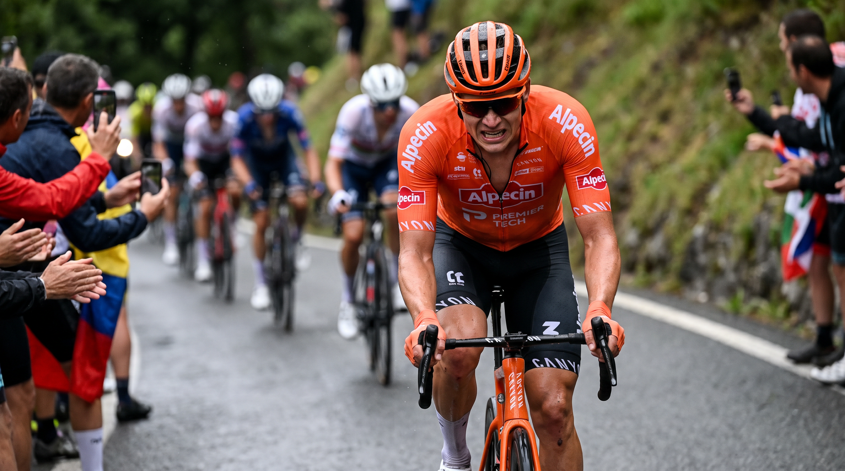 Stage 9 - Mathieu van der Poel wins the punchy Corrèze finale