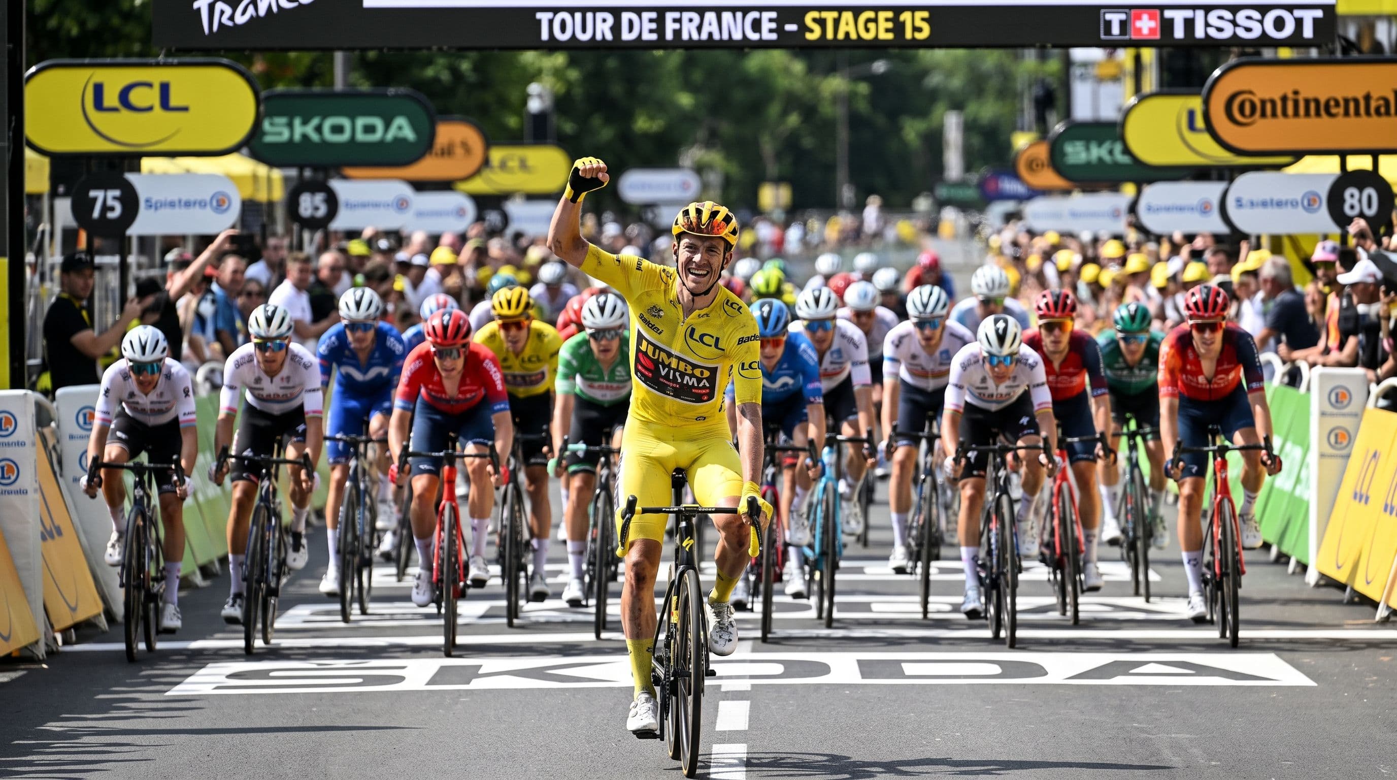 Stage 4 — Pedersen wins, Træen takes yellow as UAE lets it go
