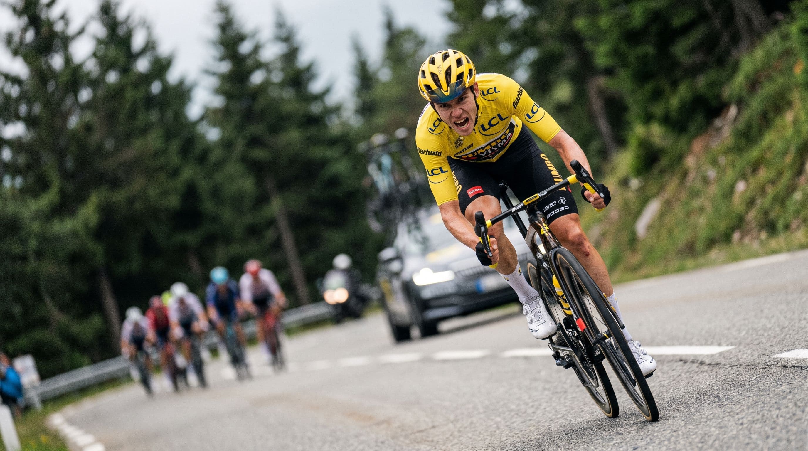 Stage 14 - Vingegaard strikes back at Laruns, cuts Pogačar lead to 39 seconds