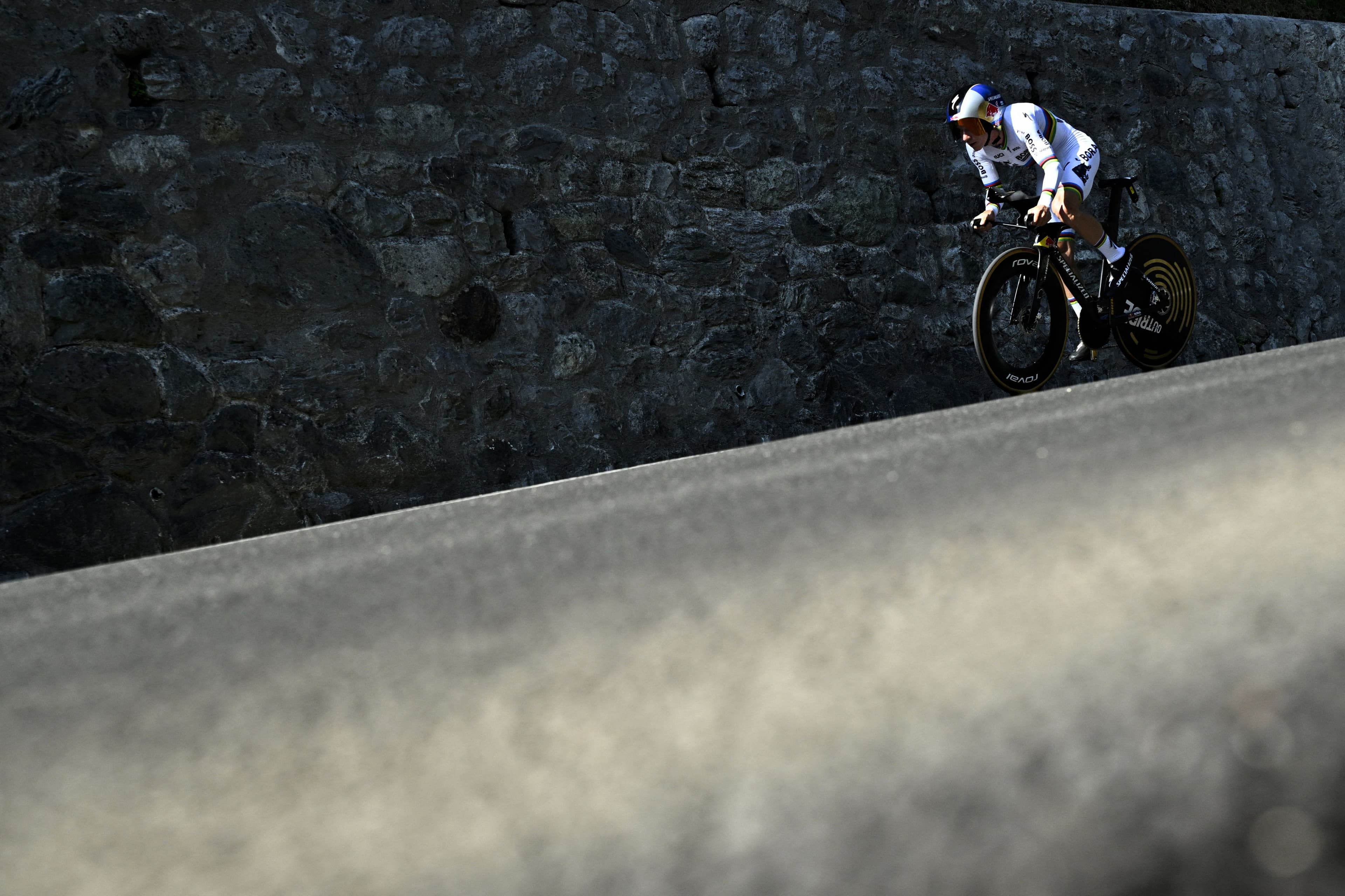 Remco stamps authority on 2nd: 28 seconds over Pogacar in Stage 16 ITT