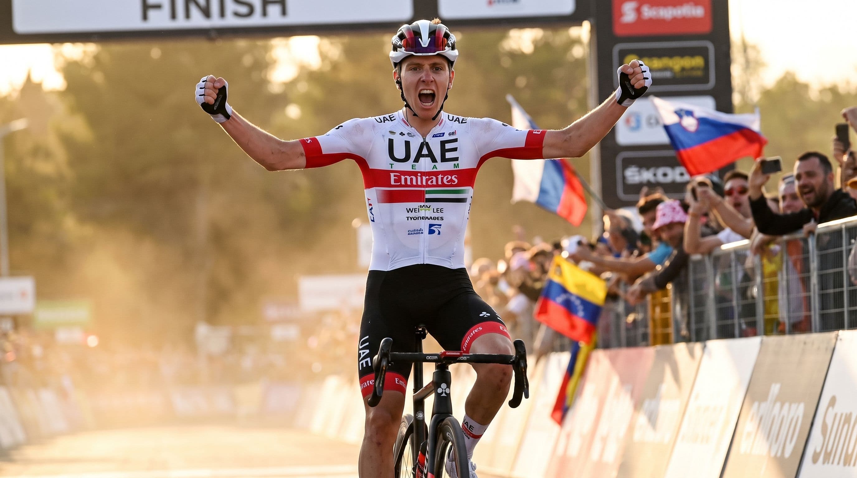 Stage 2 — Isaac del Toro wins in Barcelona, UAE takes 1-2