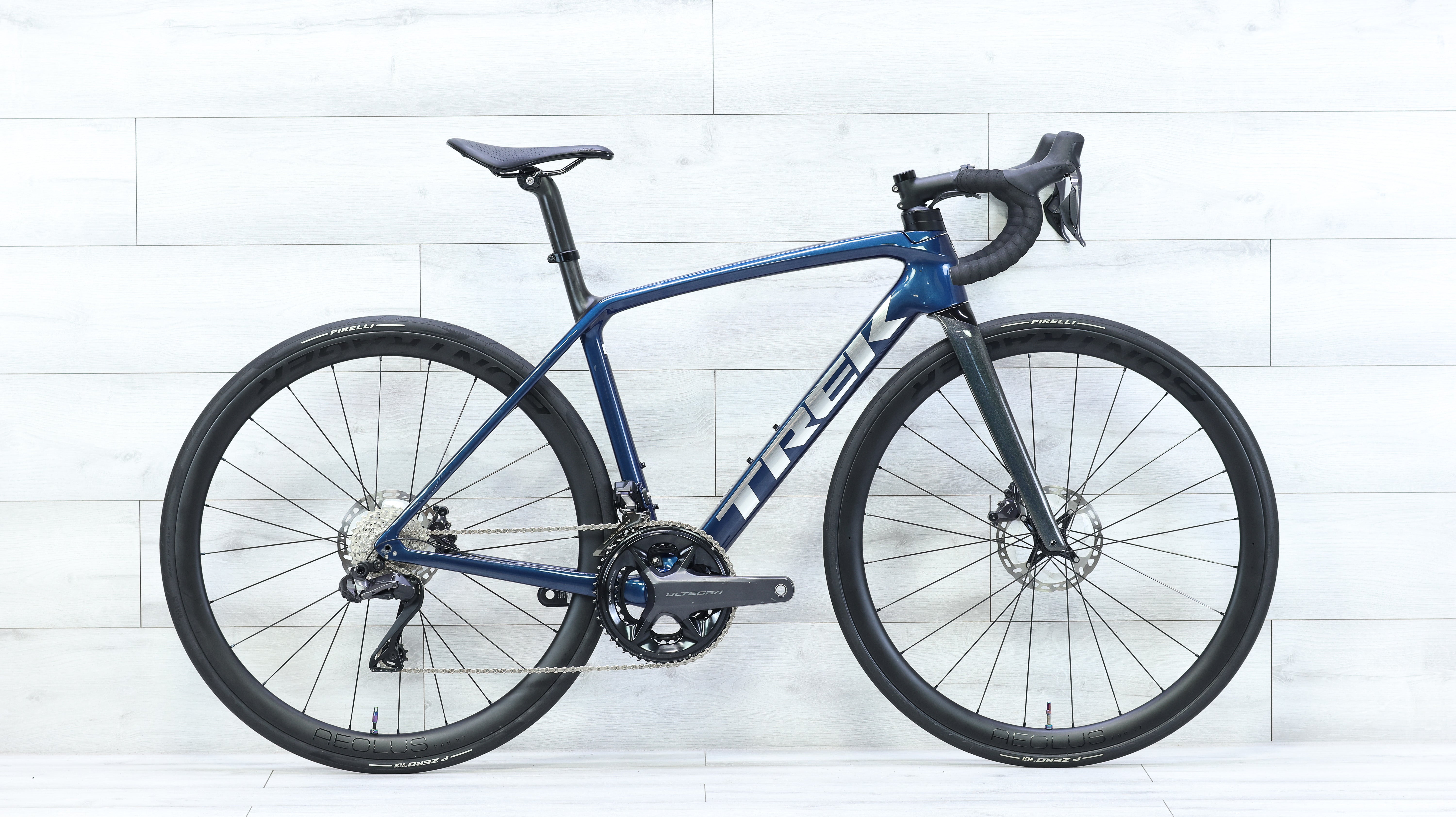 Trek Émonda SLR 2025: Lightest Production Climbing Bike?